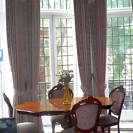 Kensingtoncourt Aparthotel-3